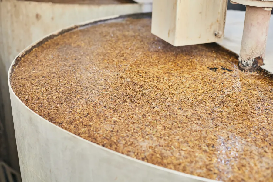 Hygienic multi-stage rice washing and cleaning equipment